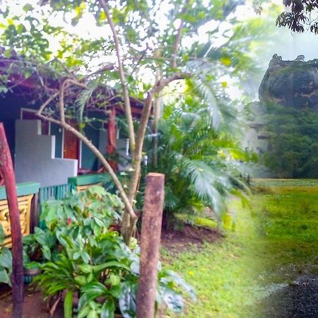 Bandula Home Stay シギリヤ エクステリア 写真