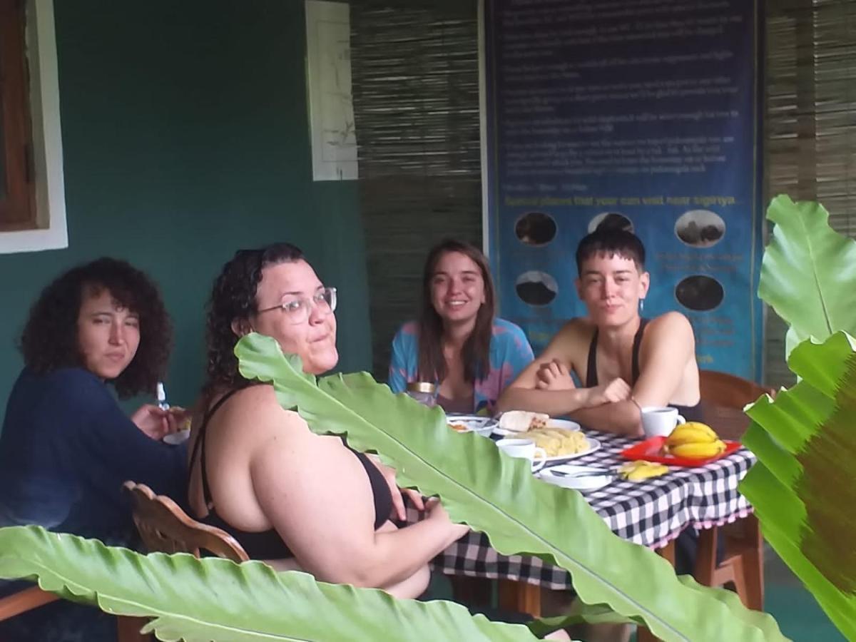 Bandula Home Stay シギリヤ エクステリア 写真